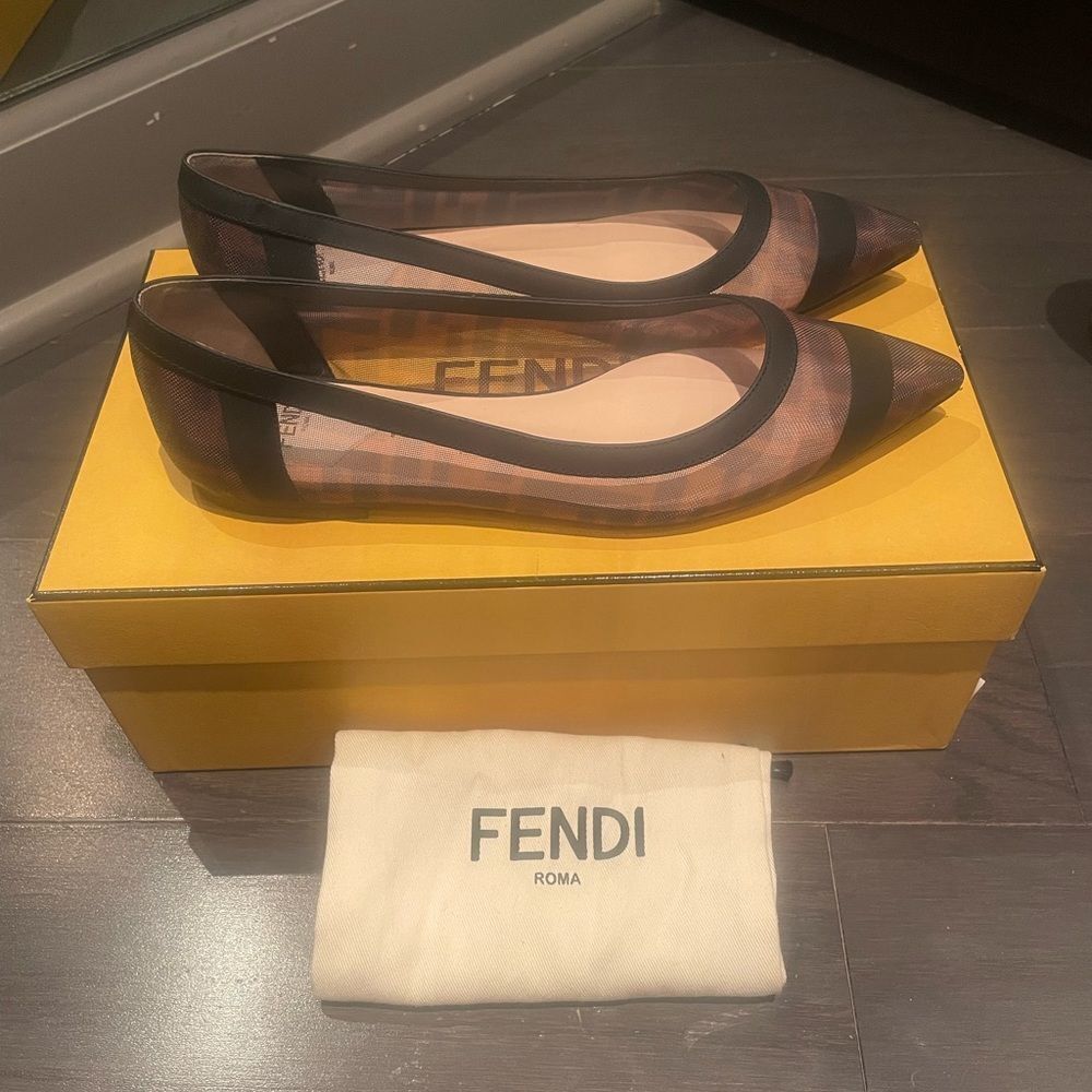 Pristine condition. Fendi ballerina Reyes st FF Vitello Gommato  Moro+Nero